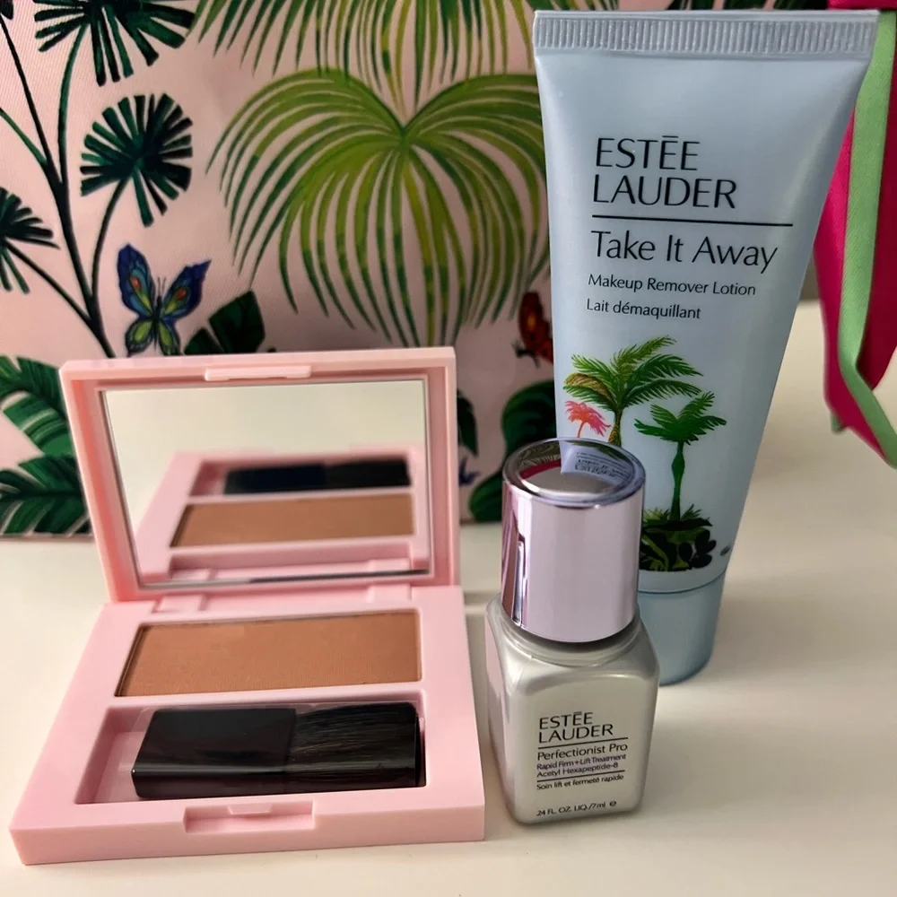 Estée Lauder beauty bag with 3 products NWT  ⭐️Host Pick x2⭐️